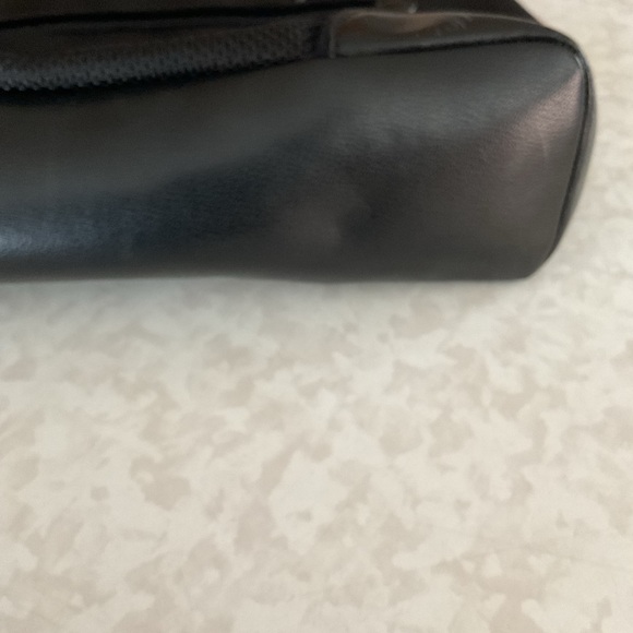 The Sak Black Shoulder Bag - Picture 5 of 8